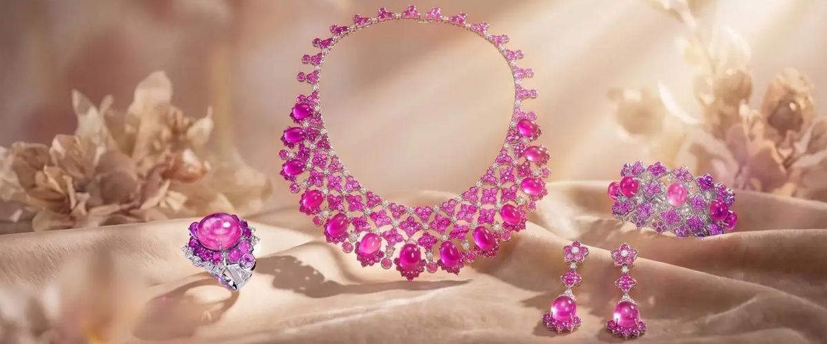 高定珠宝品牌 ANNA HU HAUTE JOAILLERIE 受法国高级定制和时尚联合会 Fdration de la Haute Couture et de la Mode(FHCM) 邀约..
